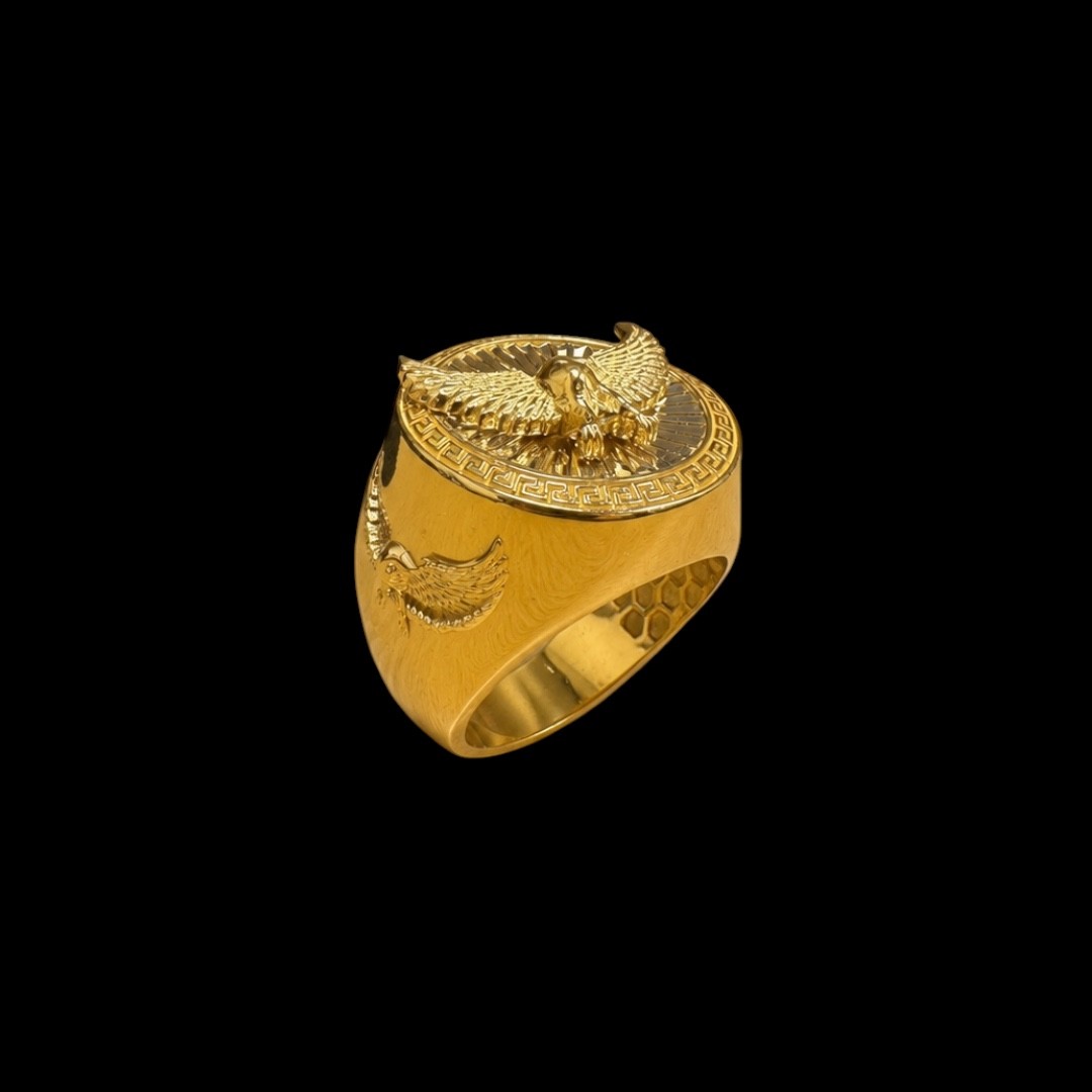 CHEVALIERE RONDE MOTIF AIGLE OR 18K